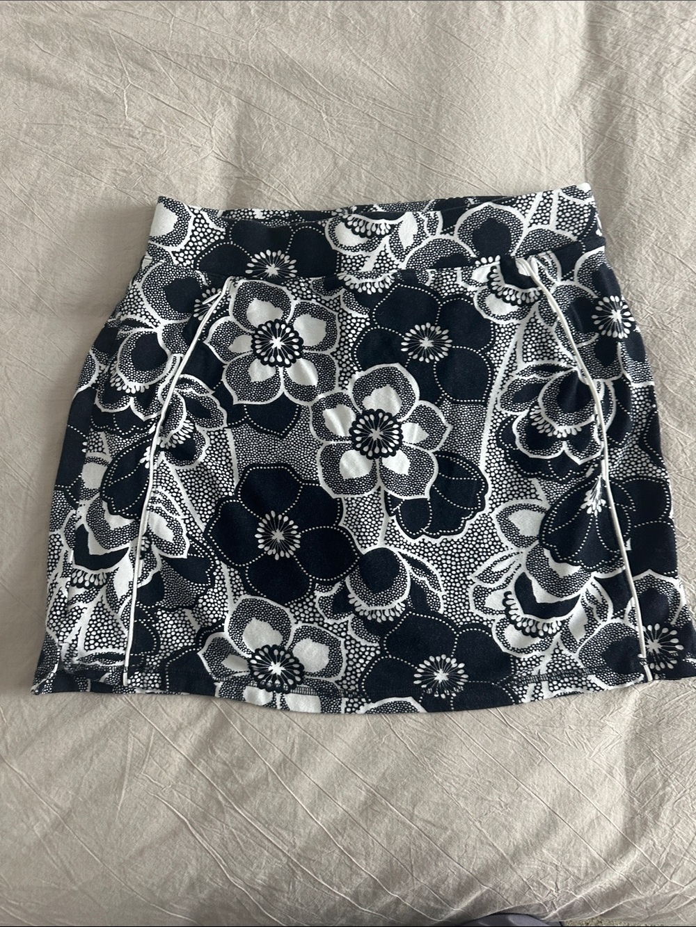 Talbots Black and White Floral skort